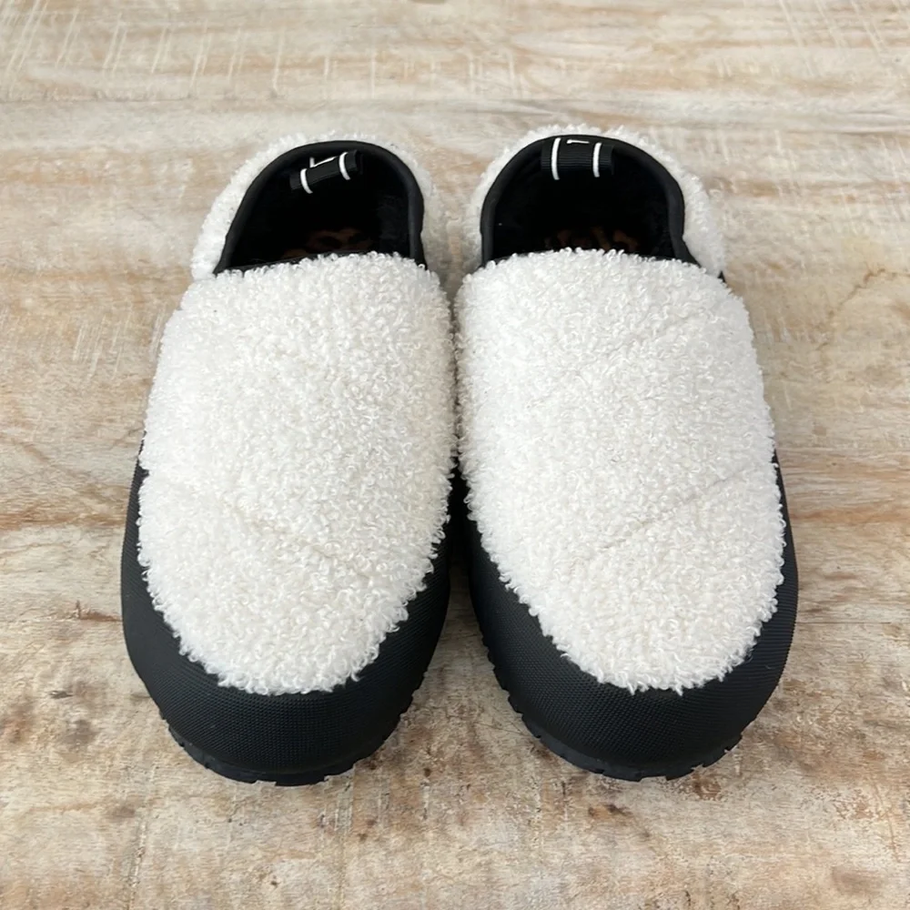P448 Laby Slippers {white/Black} 38/8 - Picture 5 of 10